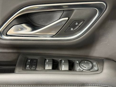 Used 2022 Chevrolet Tahoe Z71 w/ Z71 Off-Road Package image 16