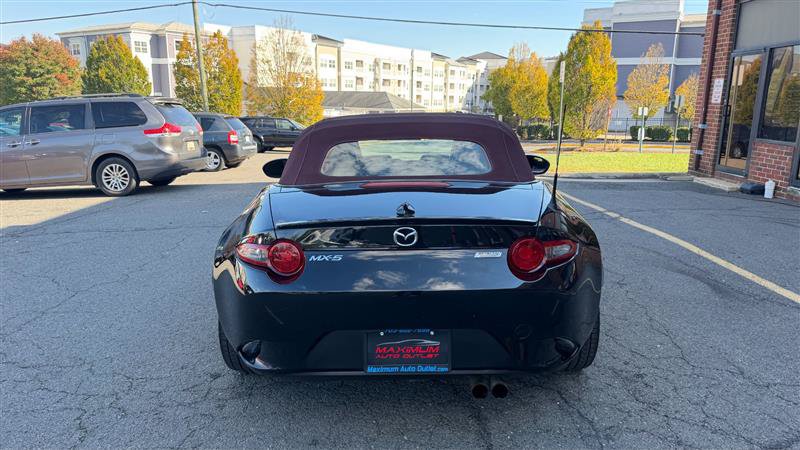 Used 2018 MAZDA MX-5 Miata Club RWD image 33
