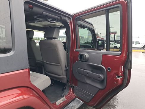 Used 2009 Jeep Wrangler Unlimited Sahara w/ Trailer Tow Group image 14