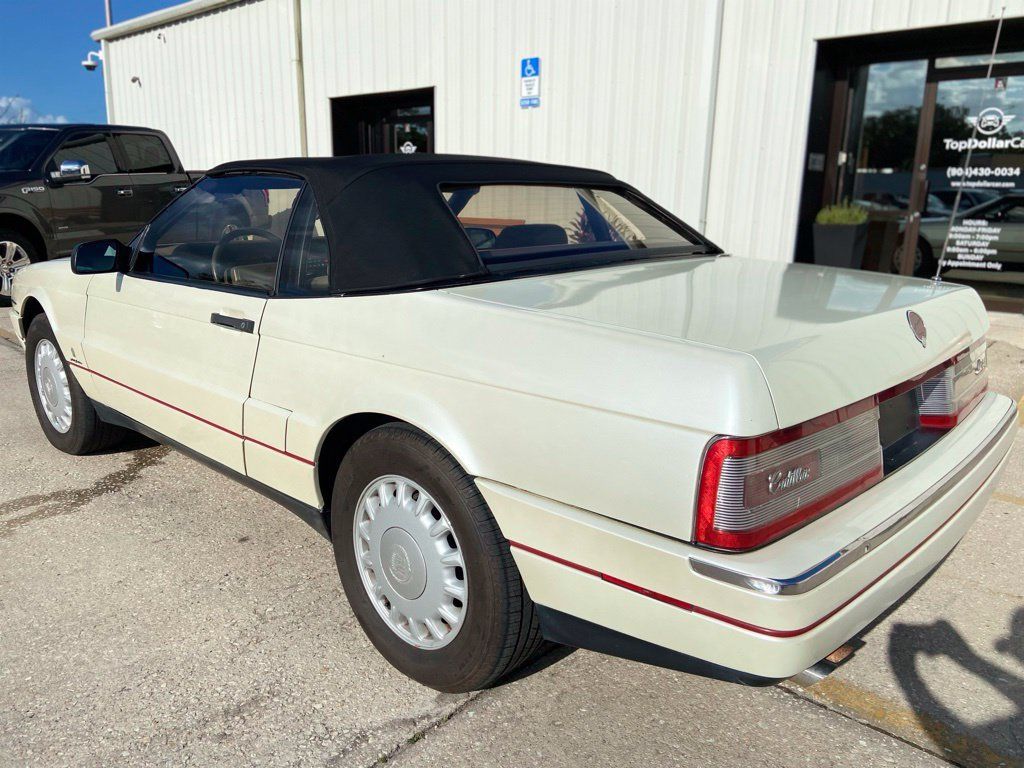 Used 1993 Cadillac Allante FWD image 3