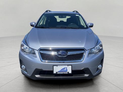Used 2017 Subaru Crosstrek 2.0i Premium w/ Popular Package #1 AWD/4WD image 2