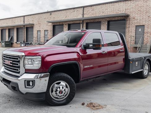 Used 2015 GMC Sierra 3500 SLE w/ SLE Preferred Package image 2