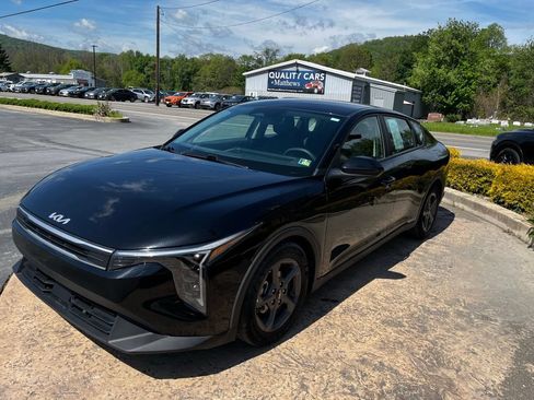 Used 2025 Kia K4 FWD image 3