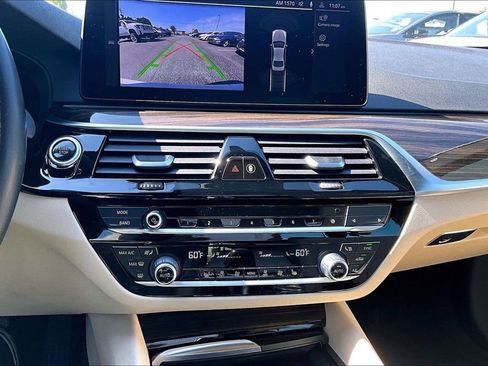 Used 2021 BMW 530e w/ Convenience Package image 15