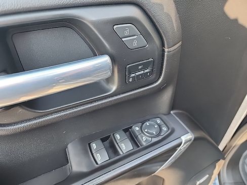Used 2021 GMC Sierra 1500 AT4 w/ Technology Package AWD/4WD image 9