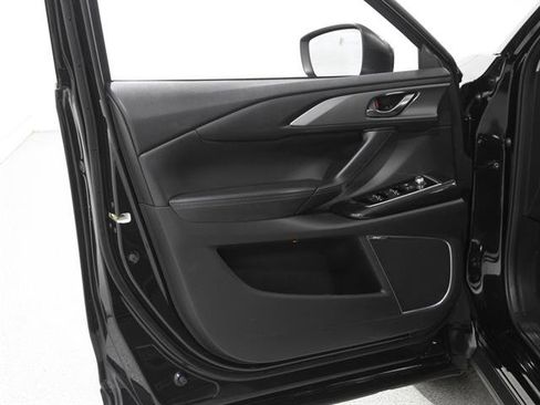 Used 2019 MAZDA CX-9 Touring w/ Touring Premium Package image 4