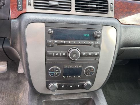 Used 2014 GMC Yukon XL SLT w/ SLT-2 Equipment Package image 15