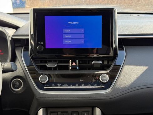 Used 2023 Toyota Corolla Cross XLE image 14