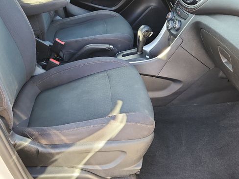 Used 2018 Chevrolet Trax LS FWD image 13