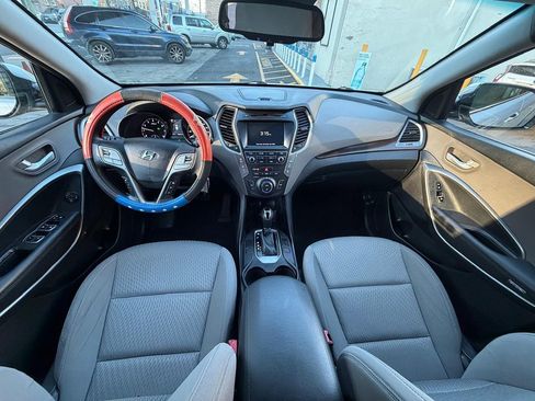 Used 2017 Hyundai Santa Fe SE image 29