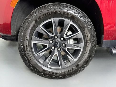 Used 2023 Chevrolet Tahoe Z71 w/ Luxury Package AWD/4WD image 33