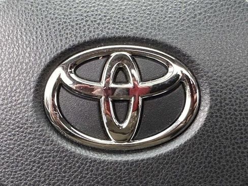 Used 2023 Toyota RAV4 XLE Premium image 25