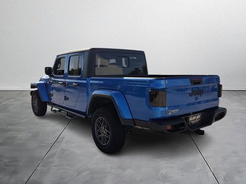 Used 2024 Jeep Gladiator Sport image 4