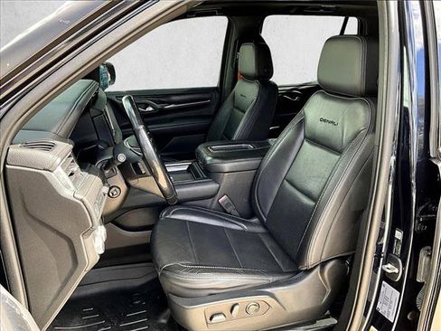 Used 2021 GMC Yukon Denali w/ Denali Premium Package image 25