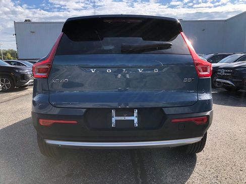 Used 2023 Volvo XC40 B5 Plus w/ Protection Package Premier image 5