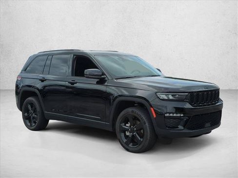 Used 2023 Jeep Grand Cherokee Limited w/ Black Appearance Package RWD image 3
