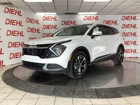 Certified 2024 Kia Sportage EX FWD image 3