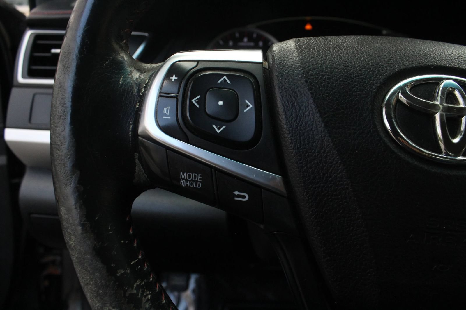 Used 2015 Toyota Camry SE FWD image 25