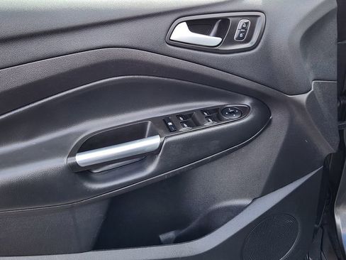 Used 2017 Ford Escape SE w/ SE Sport Appearance Package image 13