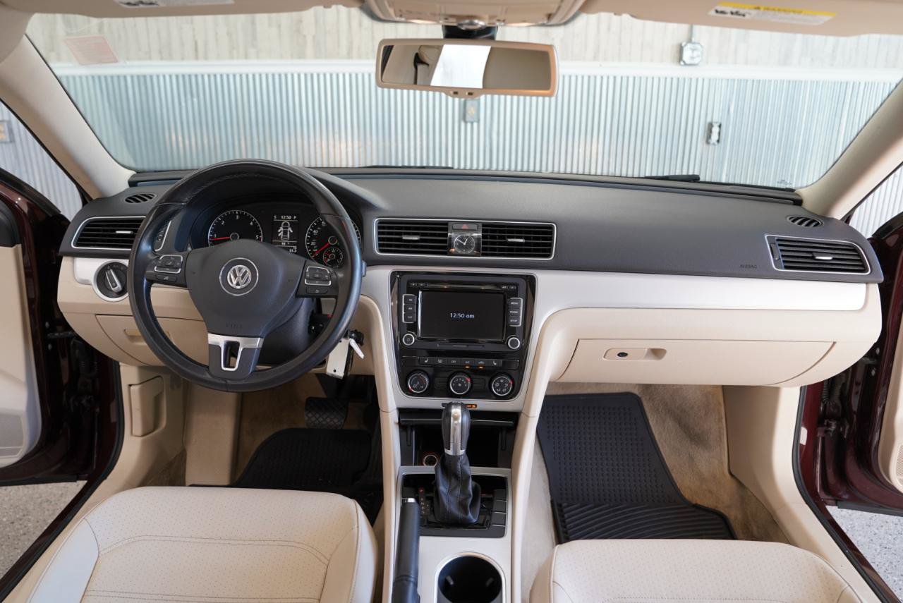 Used 2013 Volkswagen Passat TDI SE FWD image 17