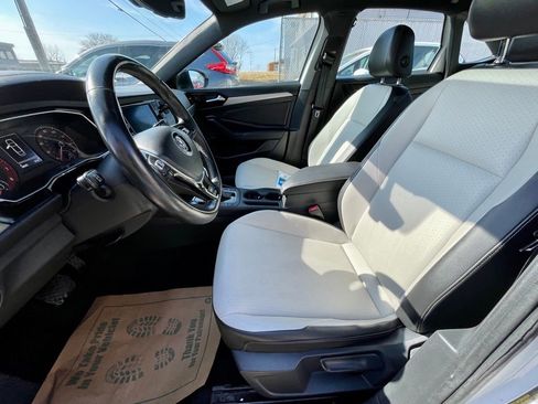 Used 2019 Volkswagen Jetta R-Line w/ R-Line Cold Weather Package image 21