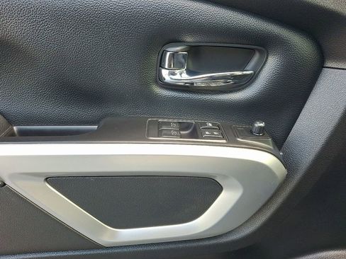 Used 2017 Nissan Titan PRO-4X image 7