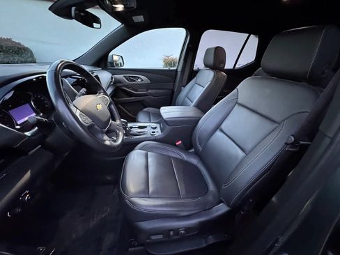 Used 2022 Chevrolet Traverse LT w/ LPO, Floor Liner Package FWD image 12
