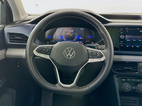 Used 2024 Volkswagen Taos SE image 18