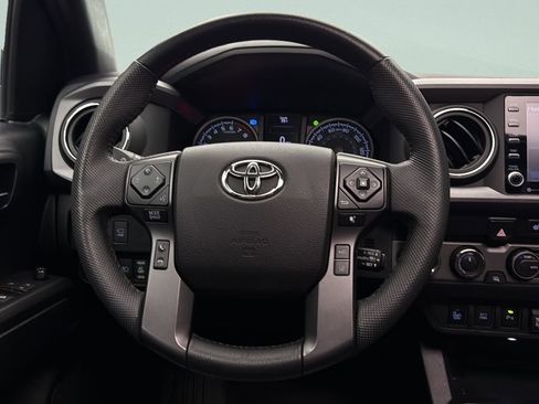 Used 2022 Toyota Tacoma TRD Off-Road w/ TRD Premium Off Road Package AWD/4WD image 16