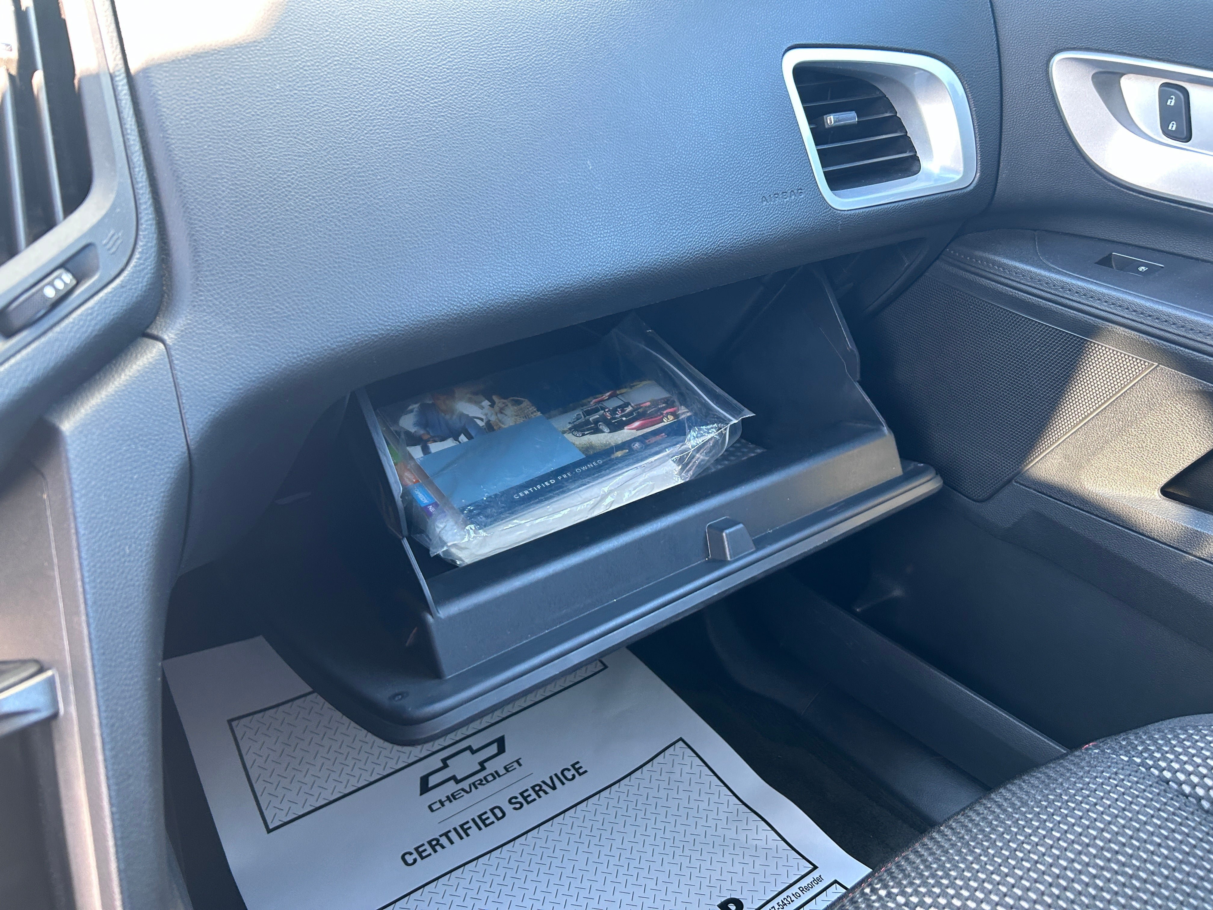 Used 2017 Chevrolet Equinox LT w/ Convenience Package FWD image 23