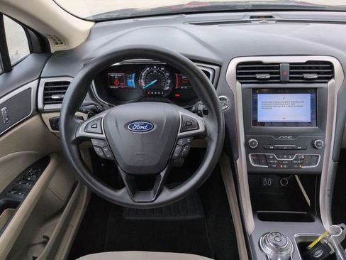 Used 2019 Ford Fusion SE AWD/4WD image 18