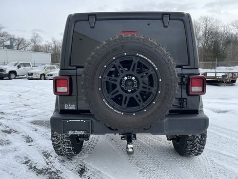 Used 2023 Jeep Wrangler Unlimited Sport image 6