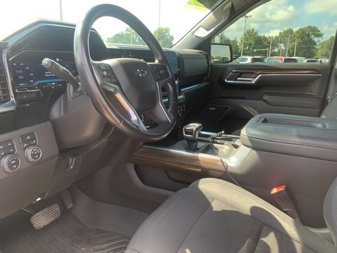 Used 2022 Chevrolet Silverado 1500 LT Trail Boss w/ Convenience Package II AWD/4WD image 12