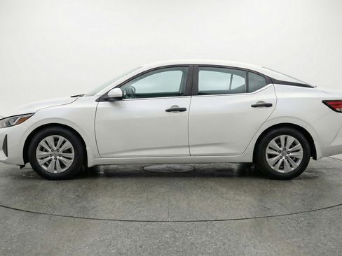 Used 2025 Nissan Sentra S image 5