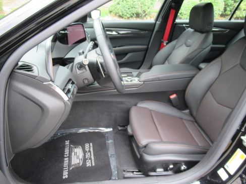 Certified 2025 Cadillac CT5 V w/ Technology Package AWD/4WD image 19