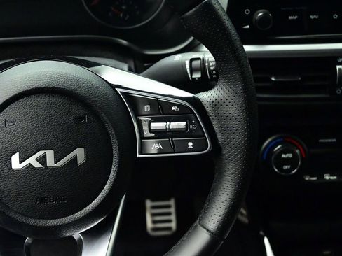 Used 2022 Kia Forte GT-Line w/ GT-Line Premium Package image 5