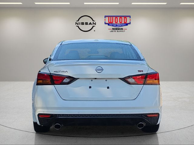 Used 2024 Nissan Altima 2.5 SR FWD image 3