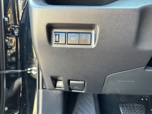 Used 2025 Toyota RAV4 XLE AWD/4WD image 14