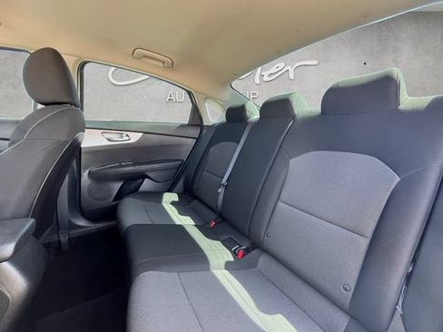 Used 2022 Kia Forte LXS FWD image 22