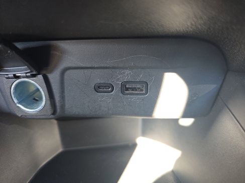 Used 2024 Chevrolet Trax RS w/ Sunroof Package image 24