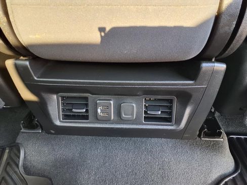 Used 2021 GMC Sierra 1500 SLE image 17