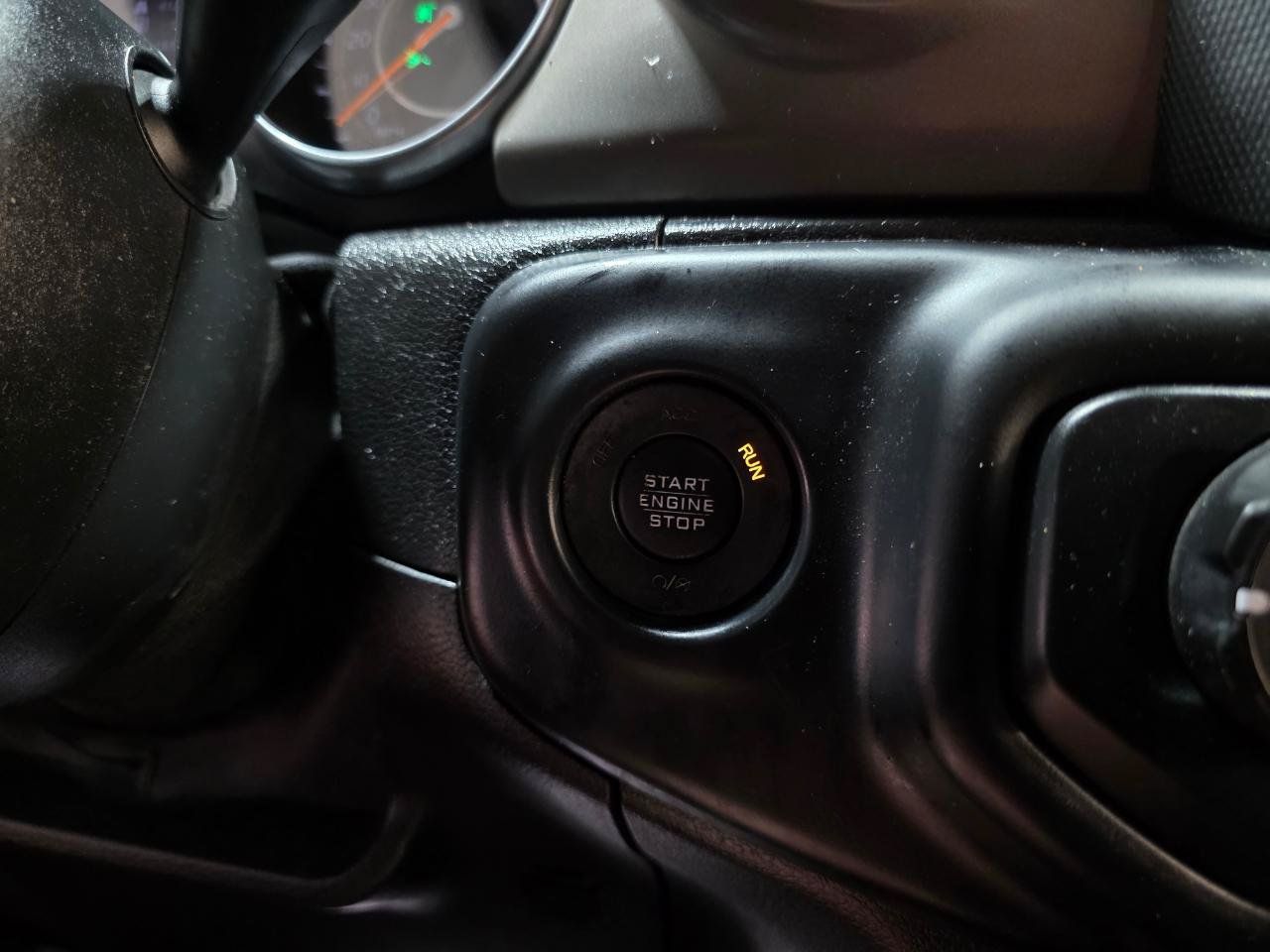 Used 2018 Jeep Wrangler Unlimited Sport S AWD/4WD image 31