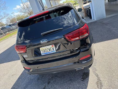 Used 2019 Kia Sorento LX image 4