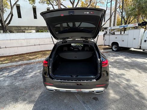 Used 2023 Mercedes-Benz GLC 300 4MATIC w/ Exclusive Trim Package image 23