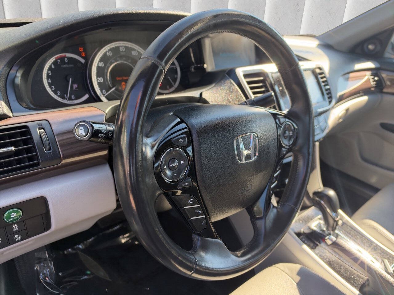 Used 2017 Honda Accord EX-L image 9