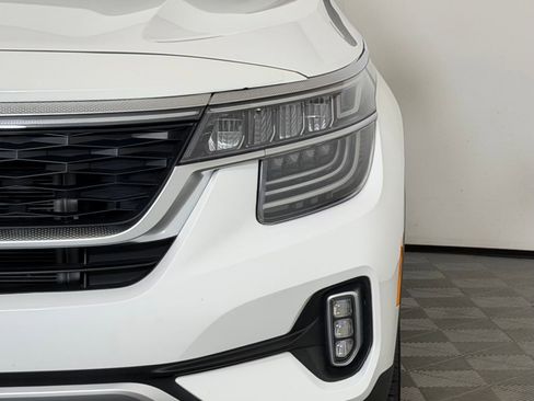 Used 2021 Kia Seltos SX w/ SX Sunroof Package AWD/4WD image 11