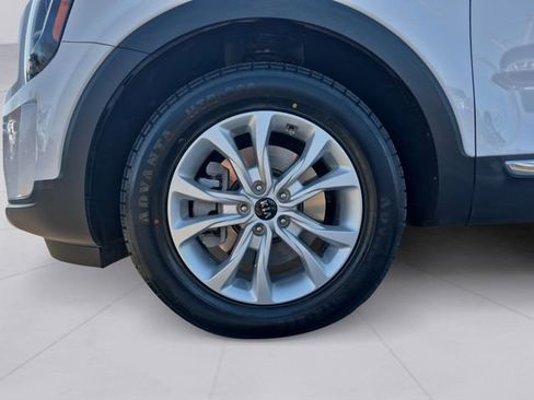 Used 2021 Kia Telluride LX image 9