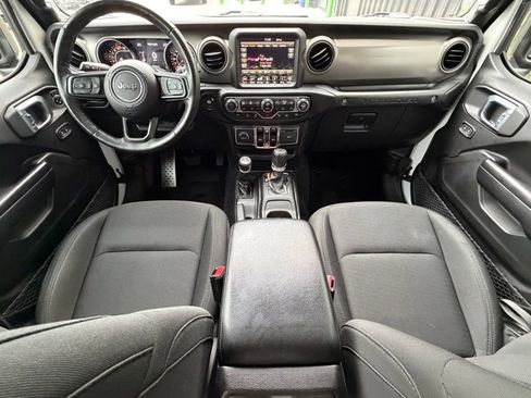 Used 2021 Jeep Wrangler Unlimited Sport AWD/4WD image 9