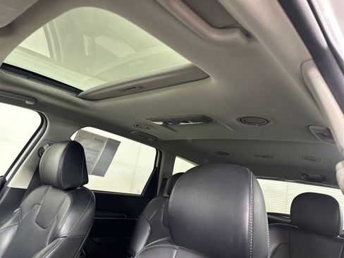 Used 2022 Kia Telluride S image 12
