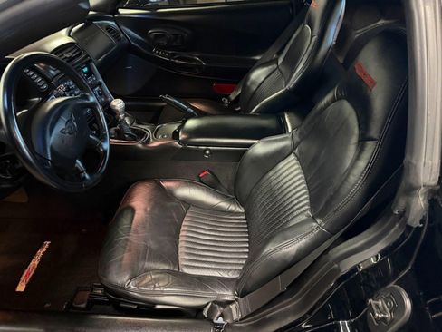 Used 2002 Chevrolet Corvette Z06 w/ Memory Pkg image 18